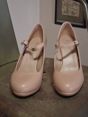 Forever 21 Nude Pink Mary Jane Heels with Buckle Strap